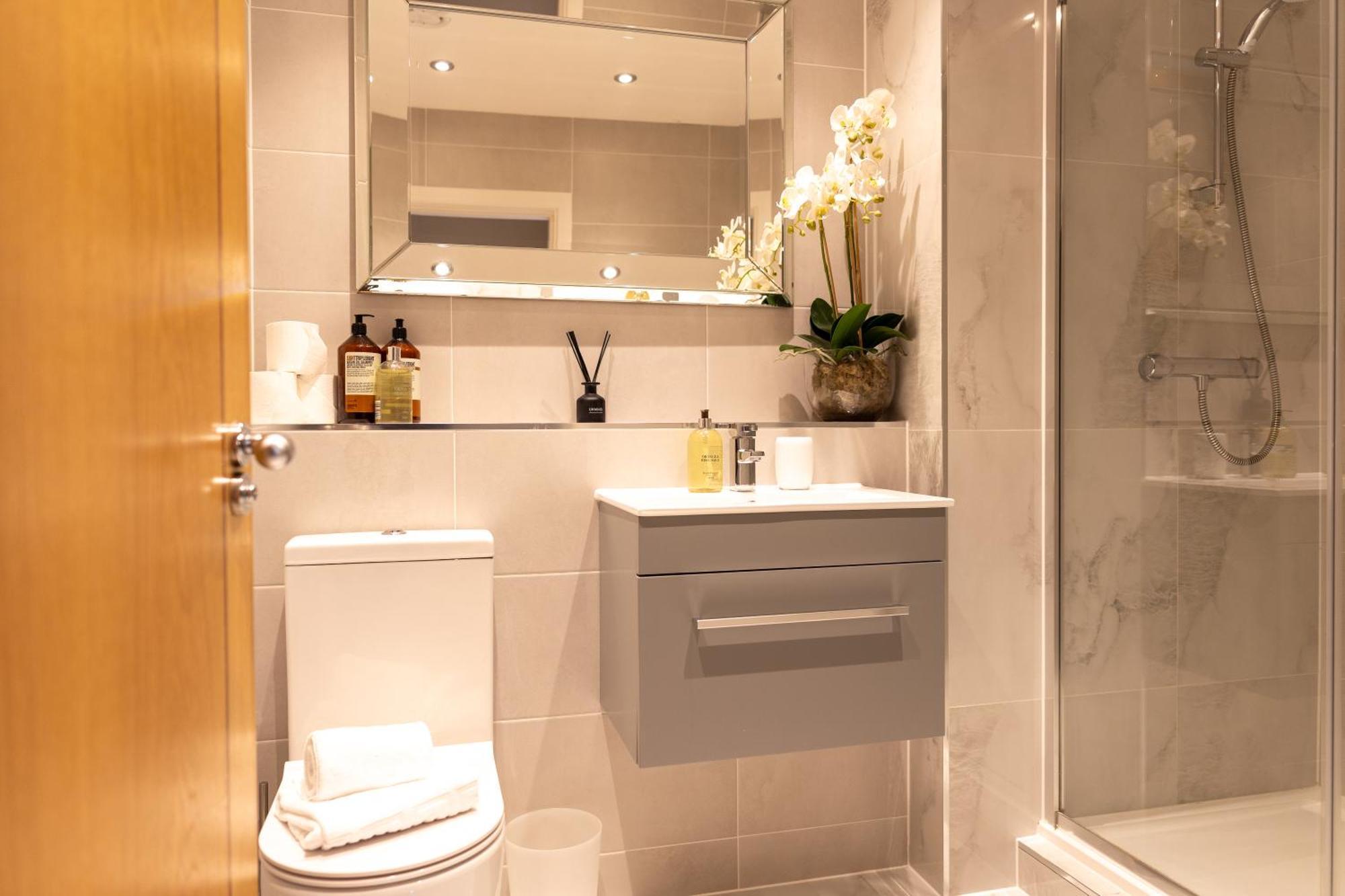 Exclusive Cardiff City Centre Apartment Экстерьер фото